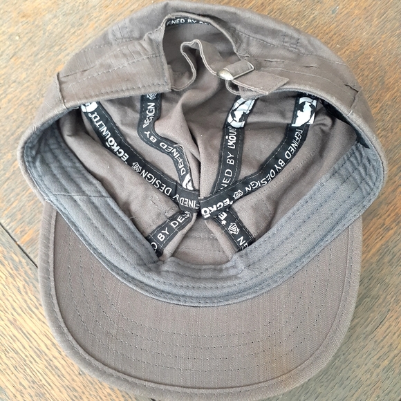 🦏 Ecko Unlimited Cap, Side Zip Pockets, Preowned - Picture 4 of 5